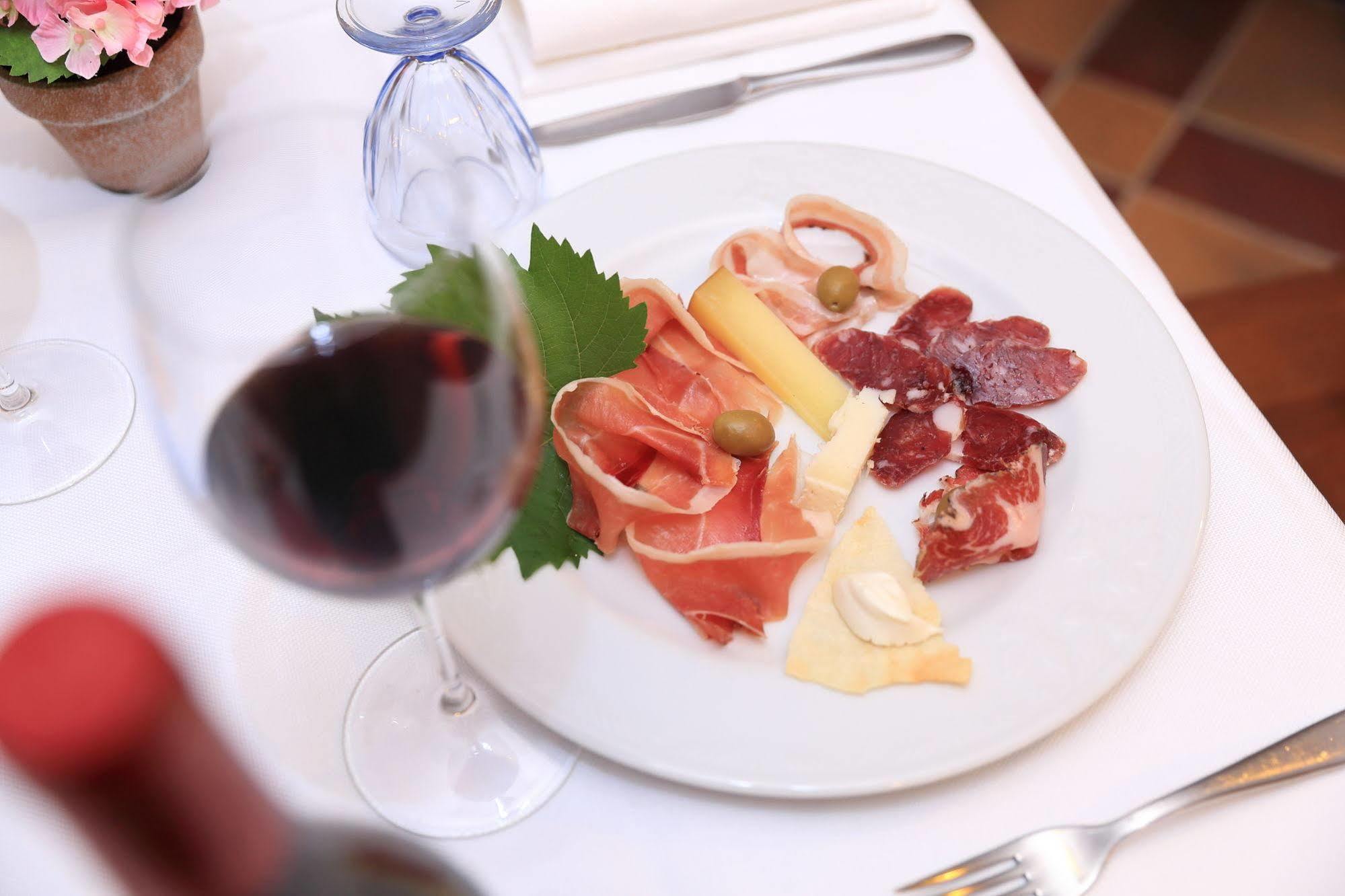 Hotel Ristorante S'Astore Benetutti Ngoại thất bức ảnh